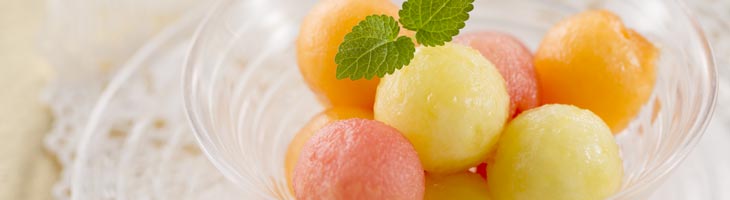 初夏セレブ フレッシュなメロン、さくらんぼ、マンゴー、桃で爽やかに